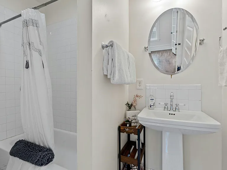 611 S Walnut St #1 — Photo 3