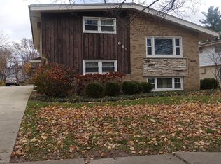 623 Ryan Ln APT 1, West Dundee, IL 60118