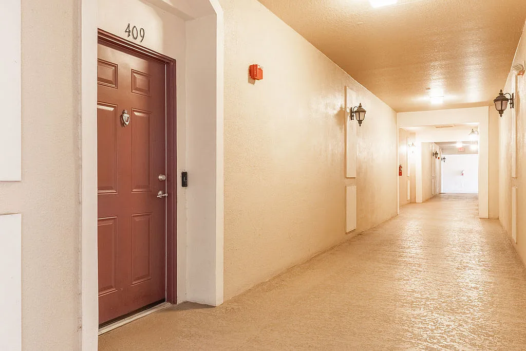 3 bed, 1447 sqft, $2,200 — Photo 3