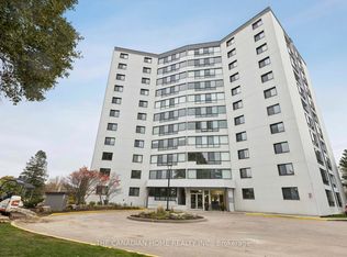 250 Glenridge Dr #102, Waterloo, ON N2J4H8