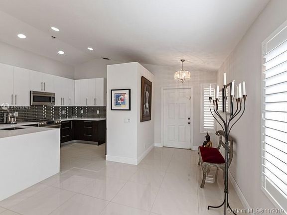5th image of 1625 Salerno Cir