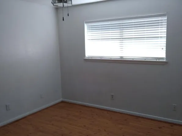 904 Elm St, Deer Park, TX 77536