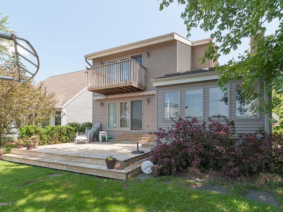 1st image of 2100 Parker Dr