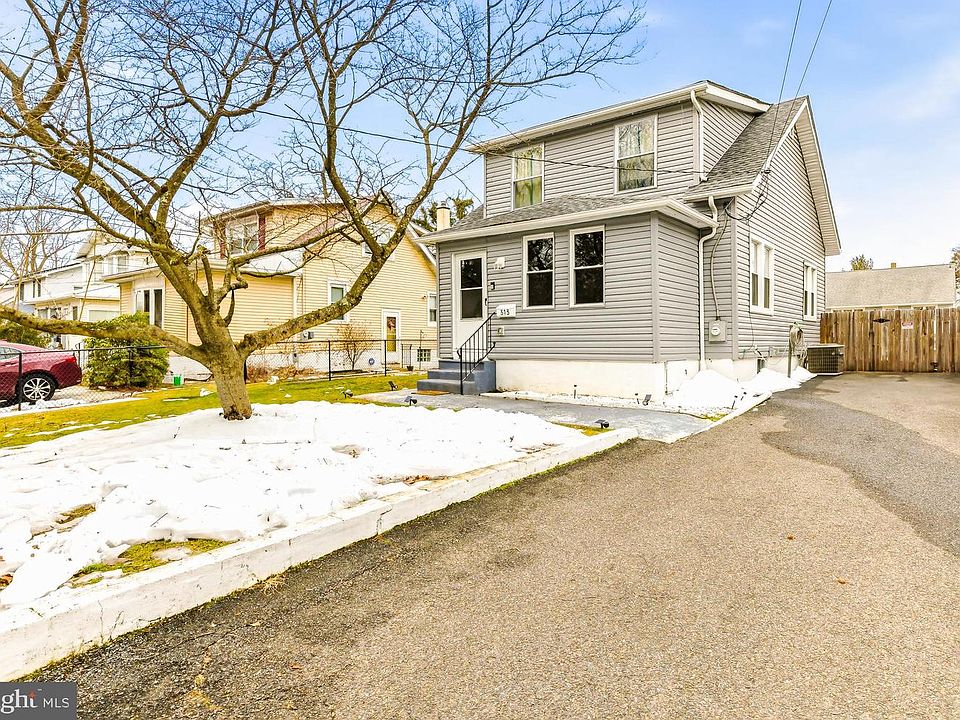 1st image of 313 Woodbury Lake Dr