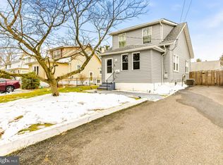 313 Woodbury Lake Dr, Deptford, NJ 08096