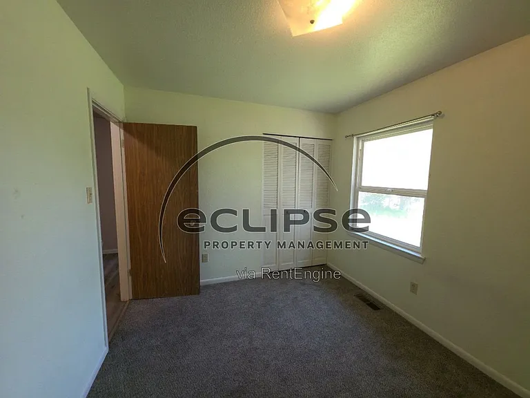 721 Lee Dr — Photo 11