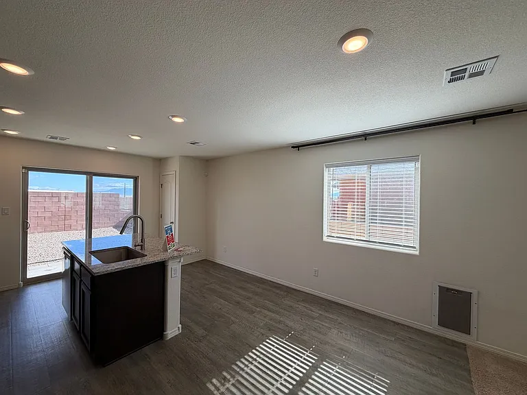 3820 Hernandez St SW — Photo 7