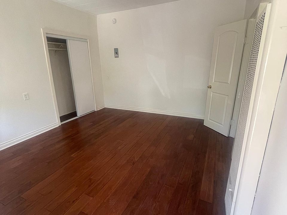2nd image of 2151 Ivar Ave