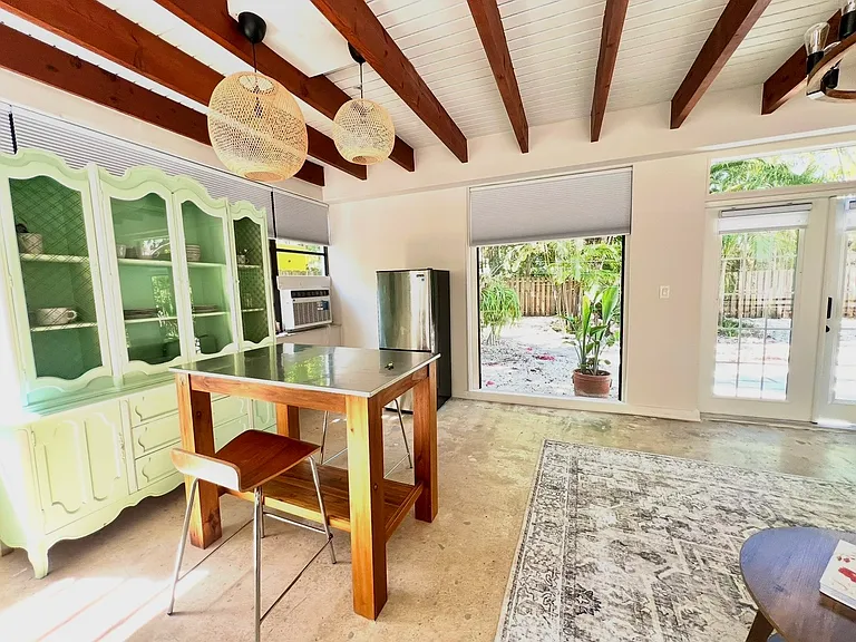 Tigertail Ave — Photo 15