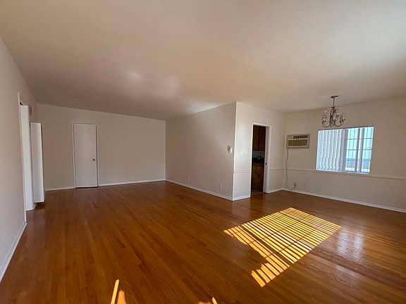 2nd image of 1135 S Oakhurst Dr APT 3