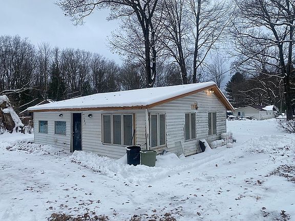 3rd image of 107 Hunter Dr