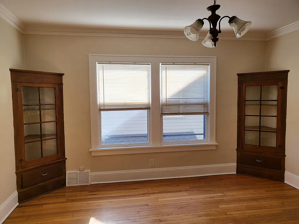 Dining room.
