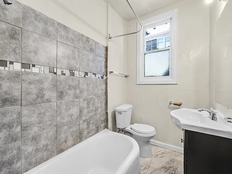 1619 Walnut St #D — Photo 15