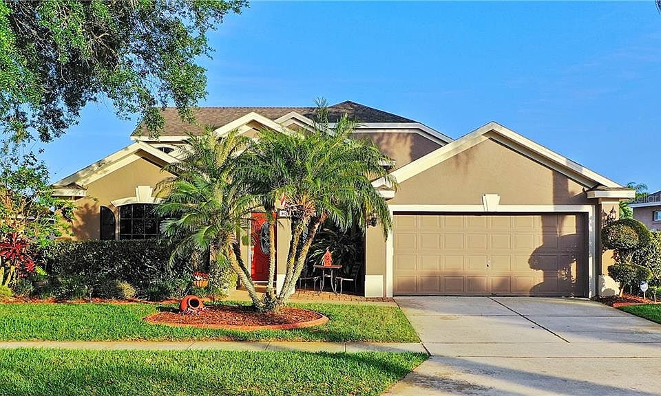 1st image of 901 Oak Chase Dr