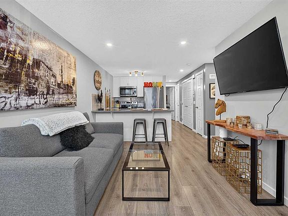 4th image of 19500 S 37th St SE #108
