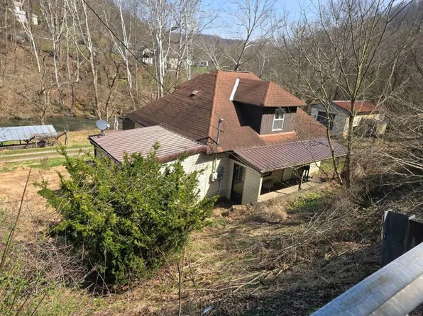 2606 Husky Hwy, Farmington, WV 26571