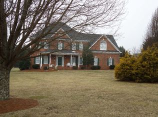 5940 Tarleton Dr, Oak Ridge, NC 27310