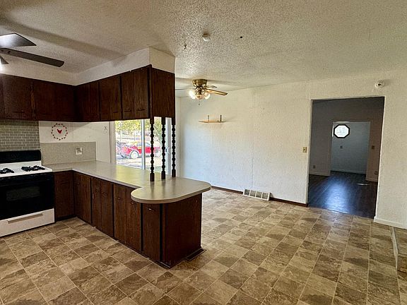 5th image of 302 9th St S
