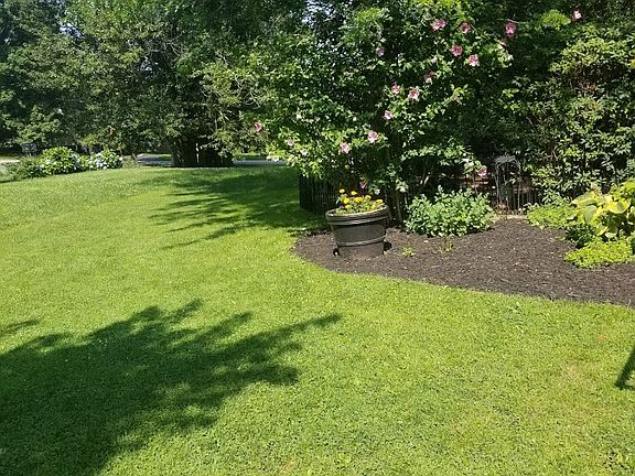5th image of 221 Sequoia Ct