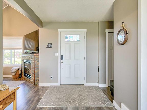 4th image of 506 1st Ave W #9