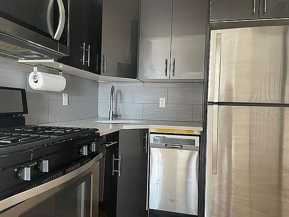 5th image of 1471 Nostrand Ave #4B