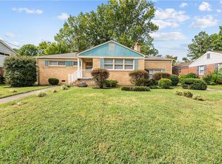 23 Brookfield Dr, Hampton, VA 23666