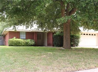 2404 Cherrylawn Dr, Taylor, TX 76574
