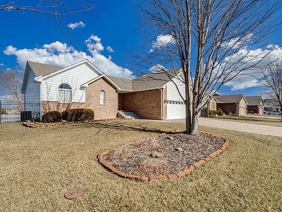 3rd image of 2516 E Saint Andrew Ct