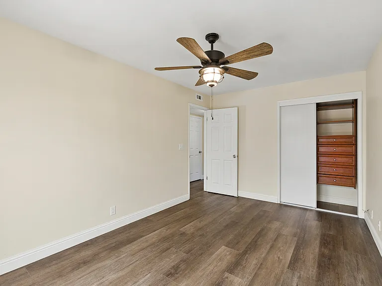 2226 Paloma Ave — Photo 10