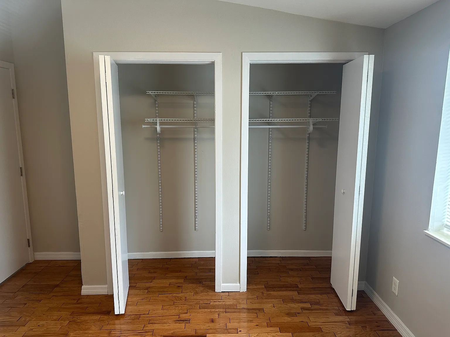 2 bed, 900 sqft, $1,560 — Photo 3
