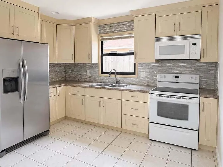9202 E Highland Pines Blvd — Photo 4
