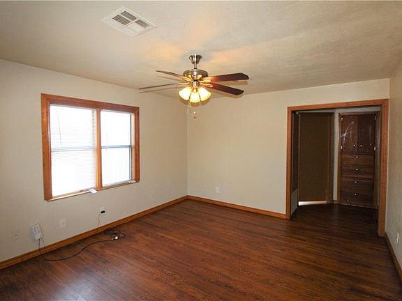 3rd image of 4508 SE 21st St