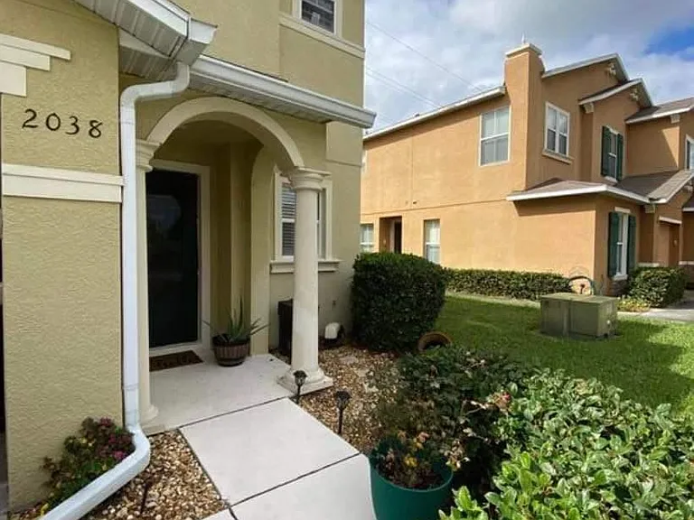 2038 Sunset Meadow Dr — Photo 1