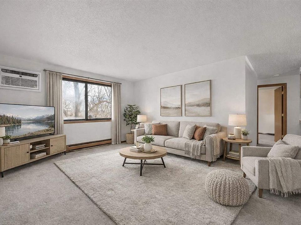 1st image of 814 Benton Dr APT 34