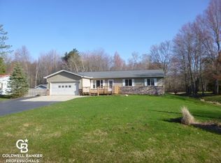 6022 N Birch Hill Dr, Kimball, MI 48074