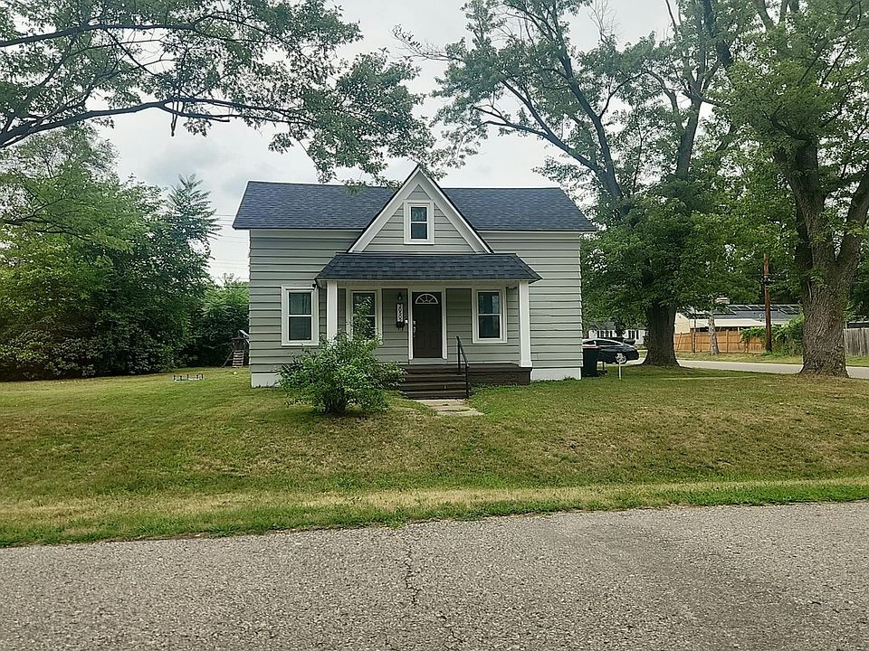 1st image of 20502 Westhampton Ave