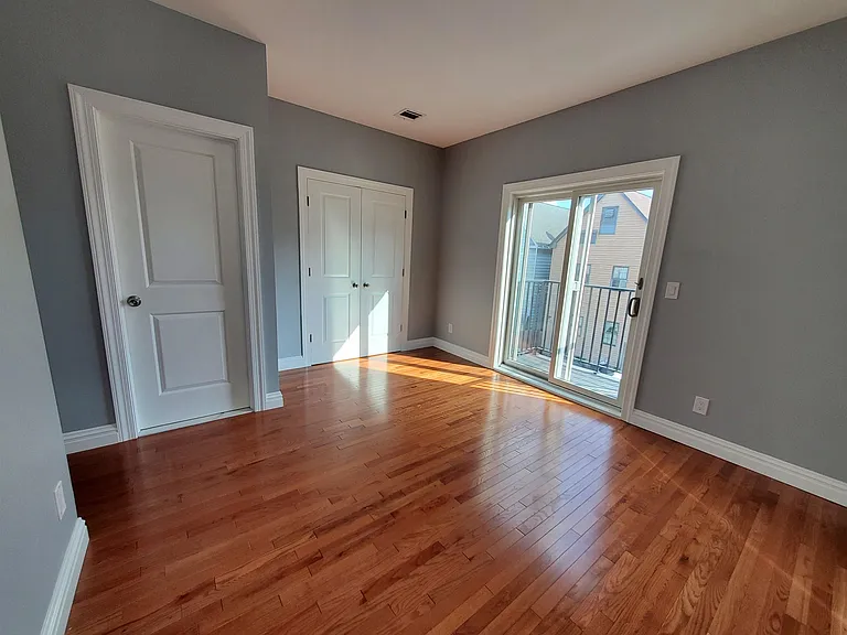 84 Andrew St — Photo 18
