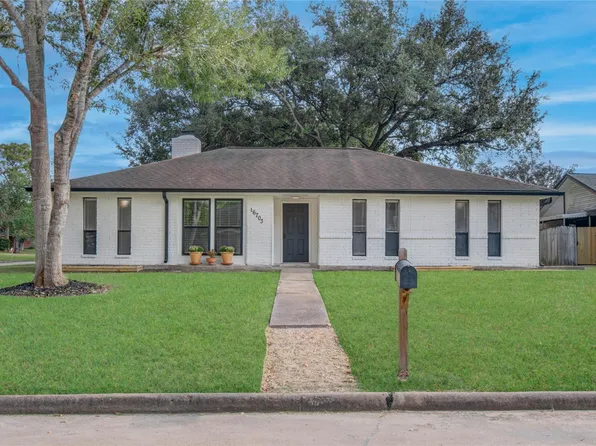 16703 Hibiscus Lane, Friendswood, TX 77546