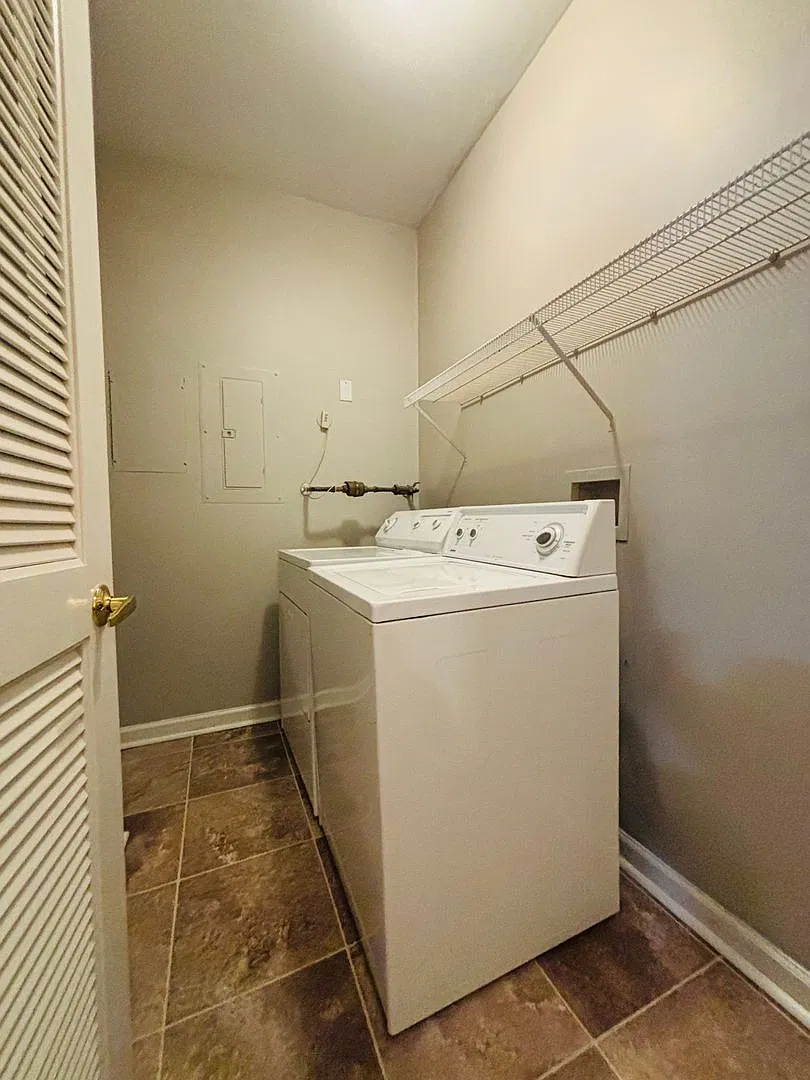 2 Bedroom, 2 Bath Condo — Photo 4