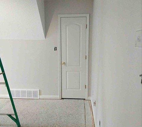 4th image of 9248 S Fairmont Cir