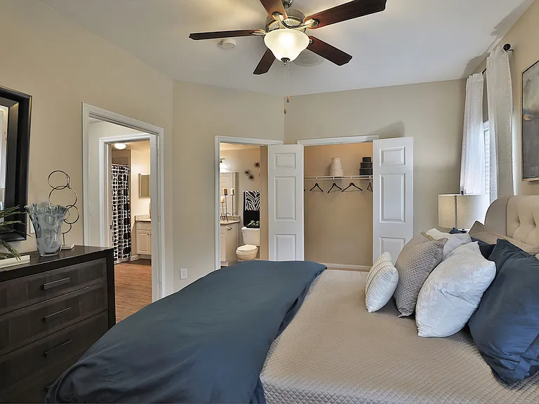 Enclave At Woodbridge — Photo 11