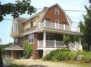 33 Cliff Rd, Gloucester, MA 01930