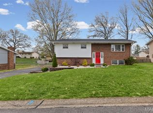 409 Bunker Hill Dr, Collinsville, IL 62234