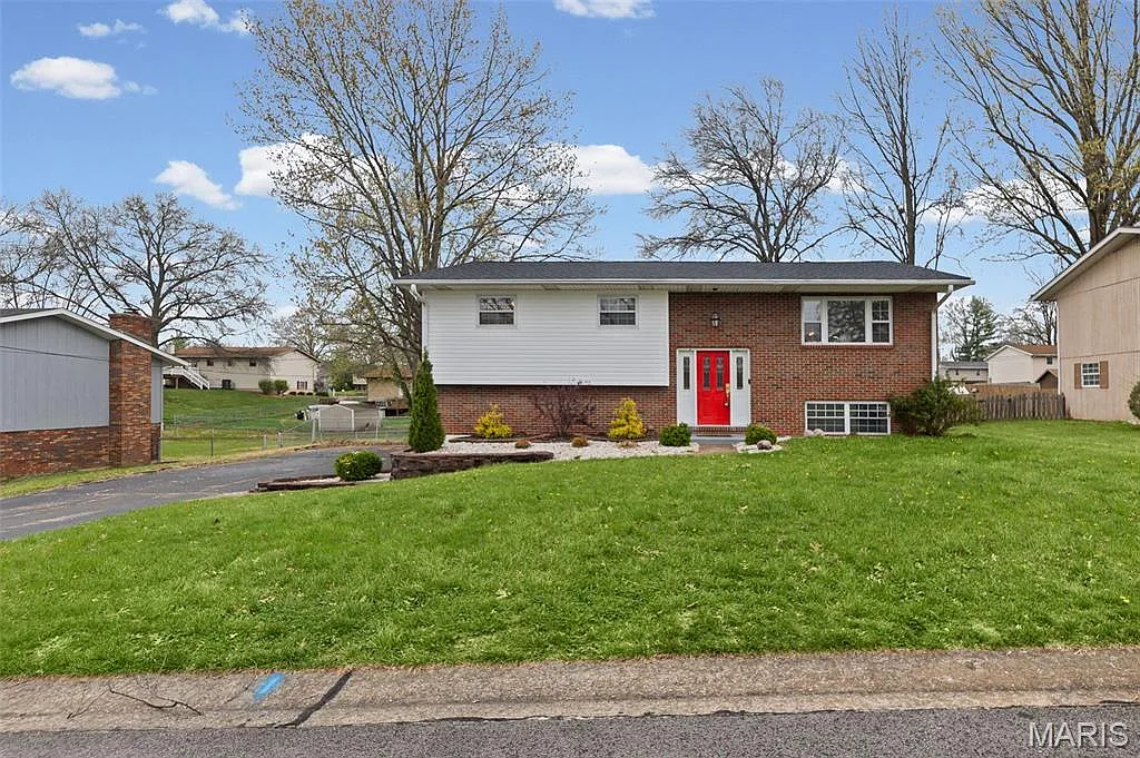 409 Bunker Hill Dr photo 1