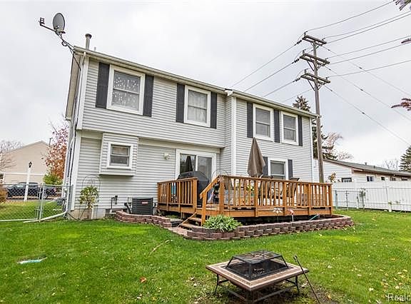 5th image of 1525 Sarah Ln #9