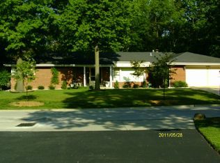 1053 Crabtree Ln, Des Plaines, IL 60016