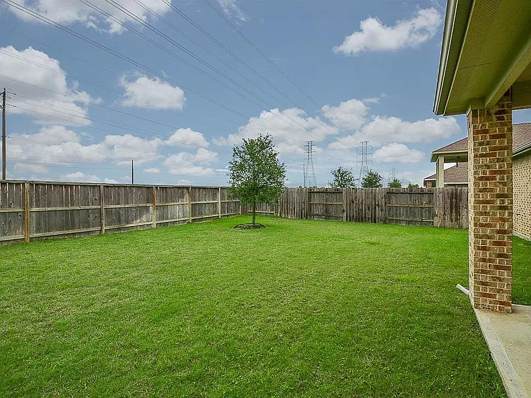 9411 Sparrow Creek Ct — Photo 30