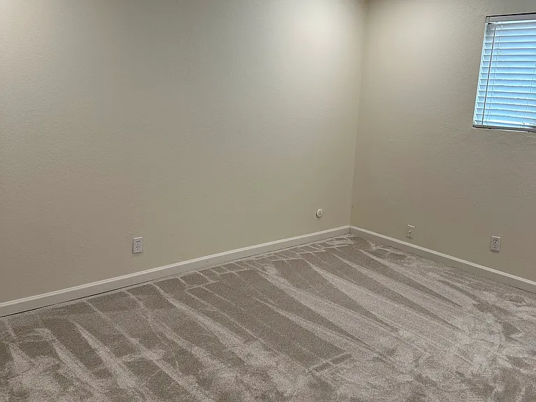 35264 Farnham Dr — Photo 11