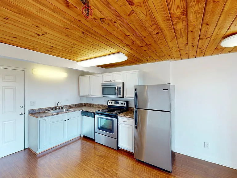 201 S Hoskins Rd #317 — Photo 5