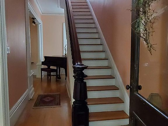 5th image of 210 Green St #1